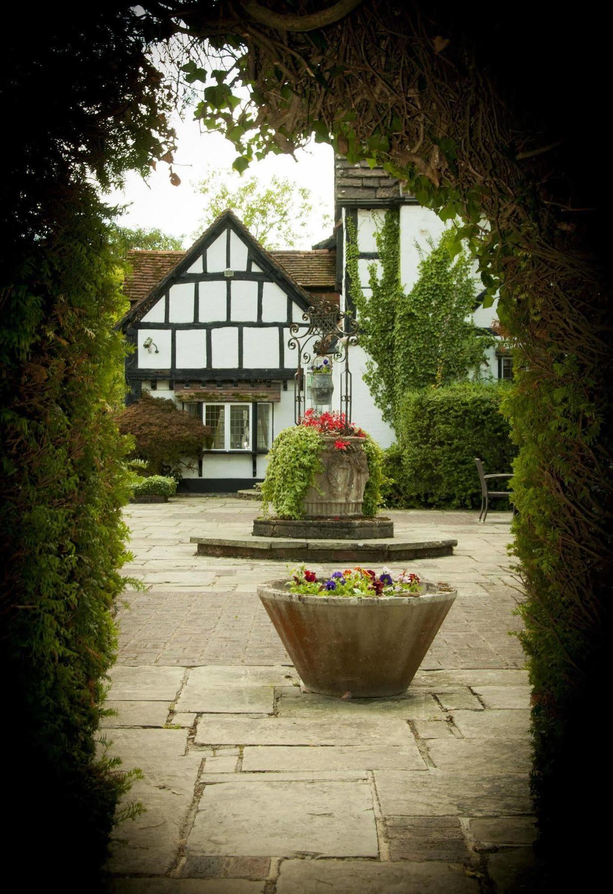 Ghyll Manor Country Hotel Horsham Exteriér fotografie